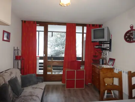 Location appartement à Enchastrayes, Studio confortable 4 couchages avec balcon et parking au Sauze