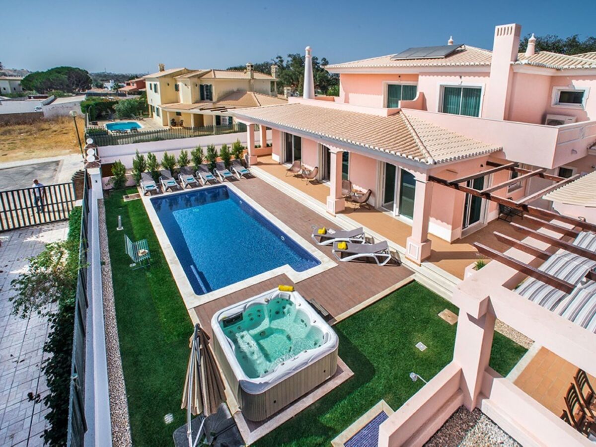 Villa V8 Bastos - 7 chambres, piscine privée à Albufeira - Photo 1