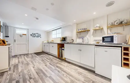 Appartement avec piscine privée à Magnac Laval : photo 5