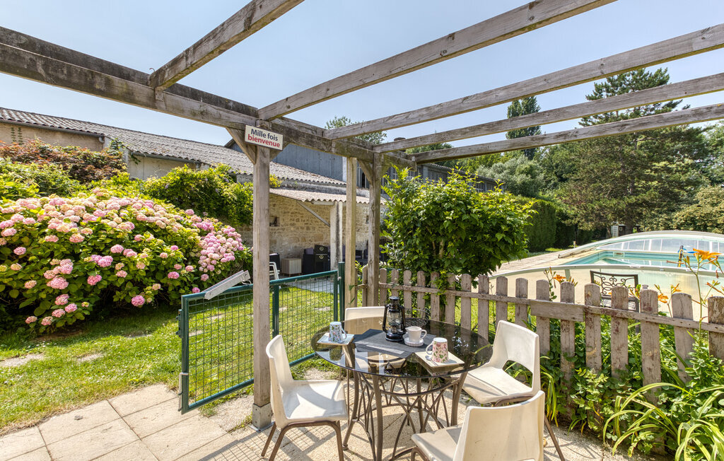 Maison avec piscine à Saint-Jean-d'Angély - Photo 9