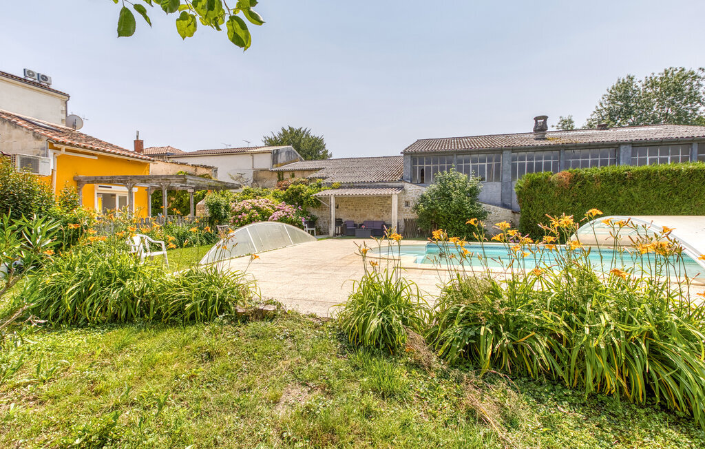 Maison avec piscine à Saint-Jean-d'Angély - Photo 11