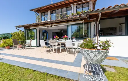 Maison Colmate Pietrasanta - Piscine & jardin : photo 2