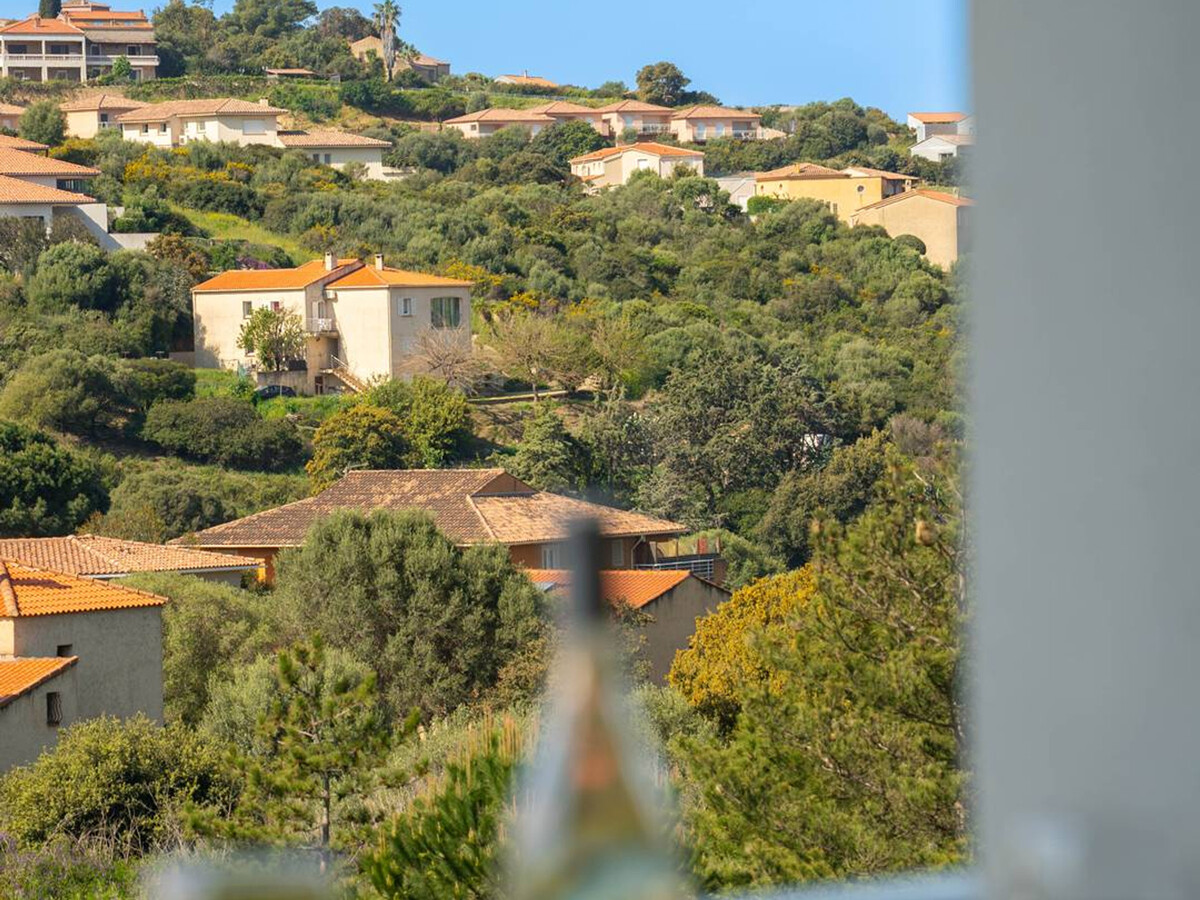 T2 avec terrasse à Propriano, résidence sécurisée - Photo 14
