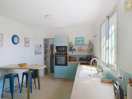Maison climatisée avec grand jardin, proche plage et commerces - Photo 6