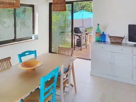 Maison climatisée avec grand jardin, proche plage et commerces - Photo 10