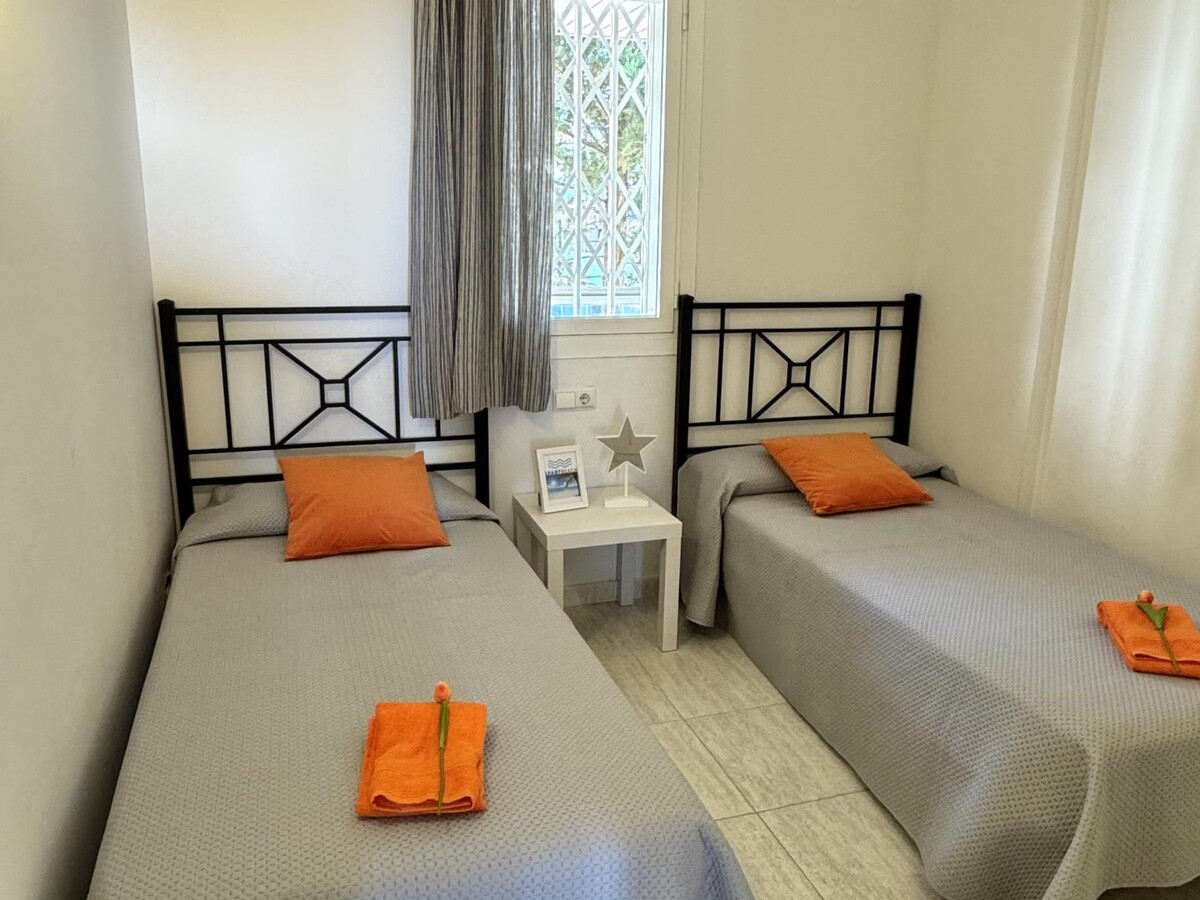 Appartement face à Cala Crancs, 1 min plage, 2 ch, parking - Photo 6