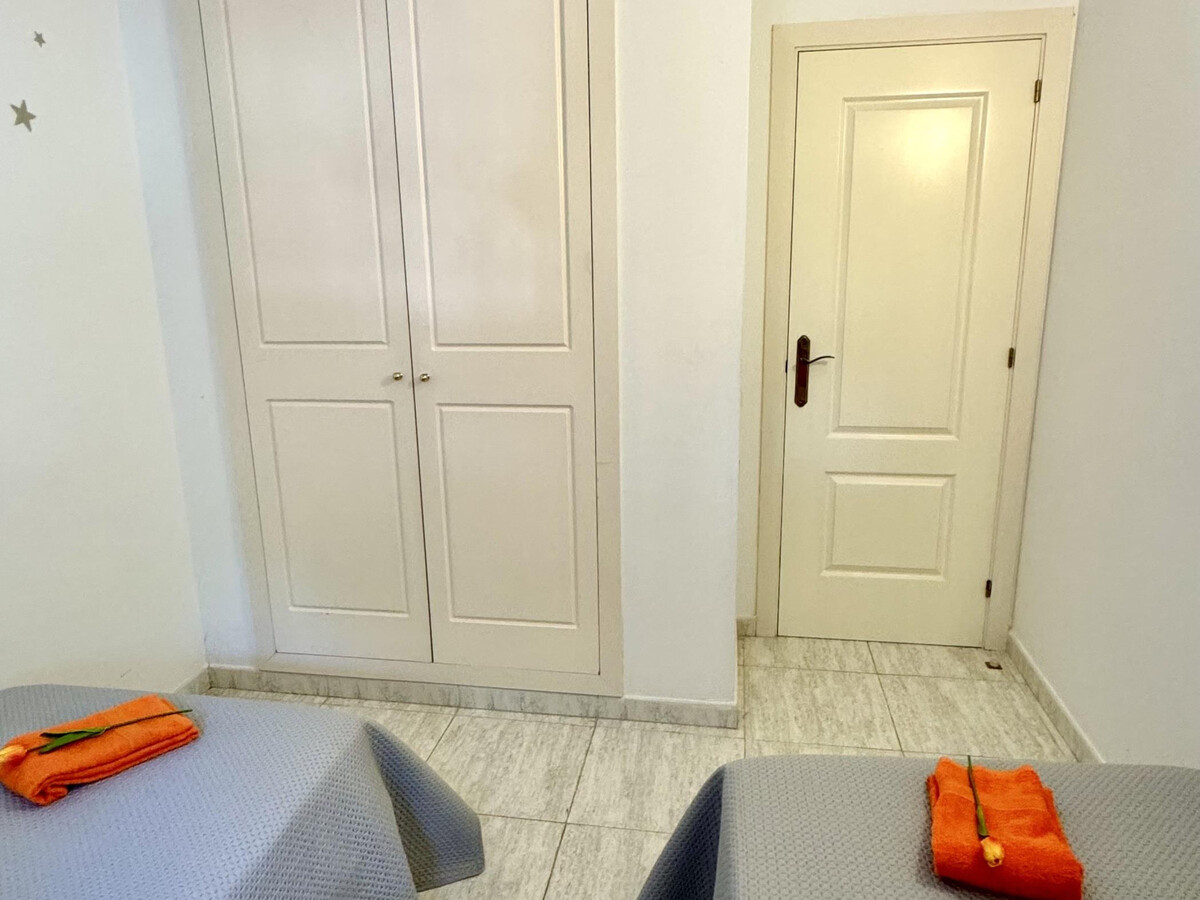 Appartement face à Cala Crancs, 1 min plage, 2 ch, parking - Photo 11