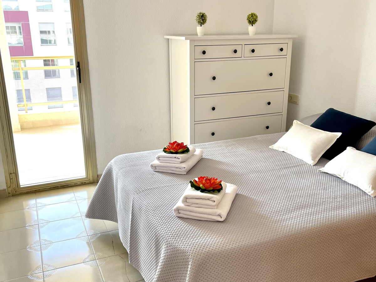 Appartement front de mer avec terrasse, piscine à La Pineda - Photo 5