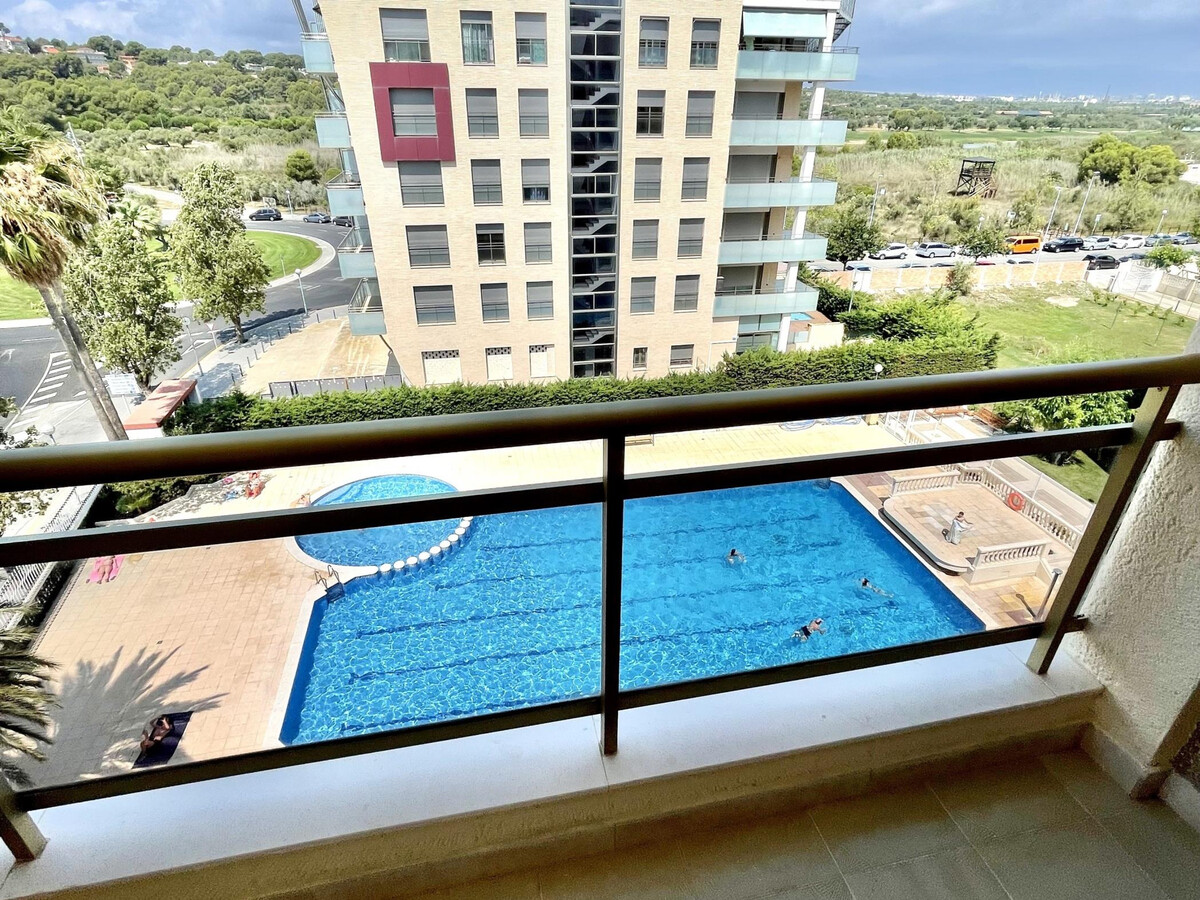 Appartement front de mer avec terrasse, piscine à La Pineda - Photo 9