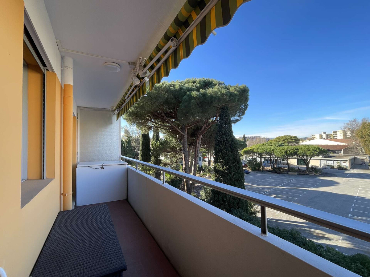 T2 traversant Le Lavandou, vue mer, parking privé - Photo 11
