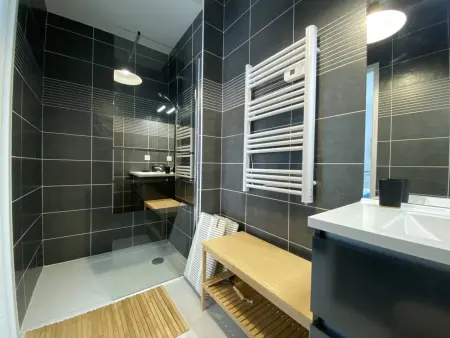 T2 Royan 40m² balcon, parking, 250m plage : photo 16