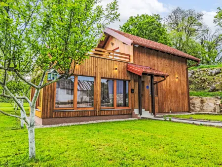 Maison Mirjam à Gospić, 7 personnes, jacuzzi : photo 23