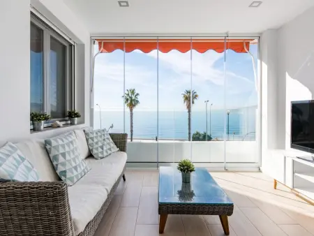 Location appartement à Málaga, Appartement de luxe en bord de mer avec piscine, parking et Wi-Fi à Malaga