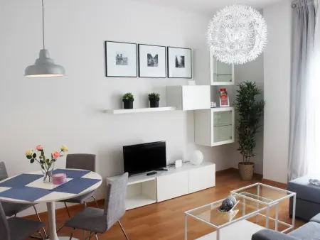 Location appartement à Málaga, Appartement moderne 1 chambre avec piscine, parking et Wi-Fi au centre de Málaga