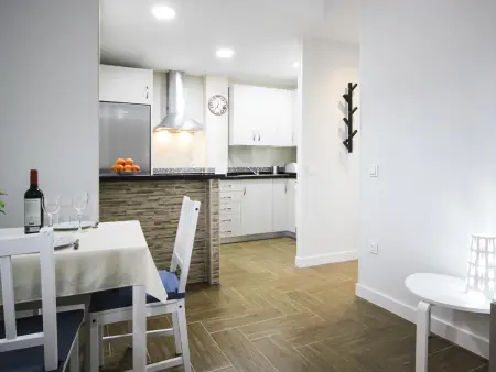 Location appartement à Málaga, Appartement rénové 1 chambre près de la plage avec parking & climatisation à Málaga