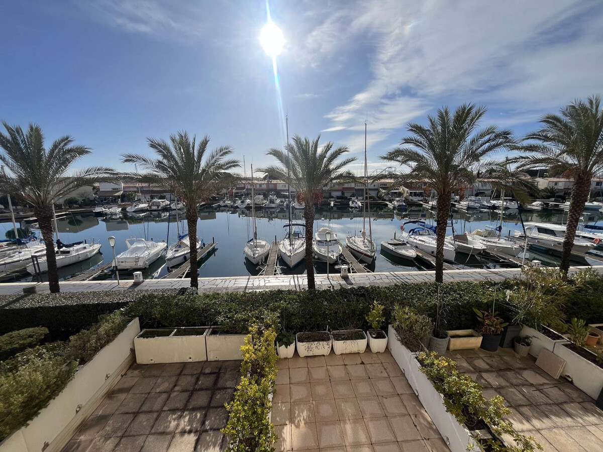 Studio Cap d'Agde, parking et piscine, vue port - Photo 3