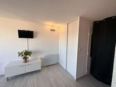 Studio cabine rénové 4 pers, piscine au Grau-du-Roi : photo 9