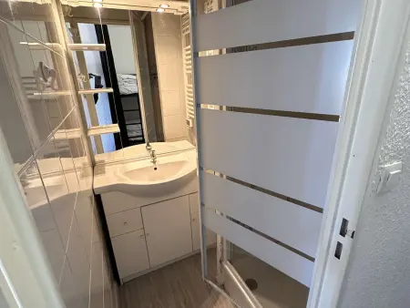 Studio cabine rénové 4 pers, piscine au Grau-du-Roi : photo 15