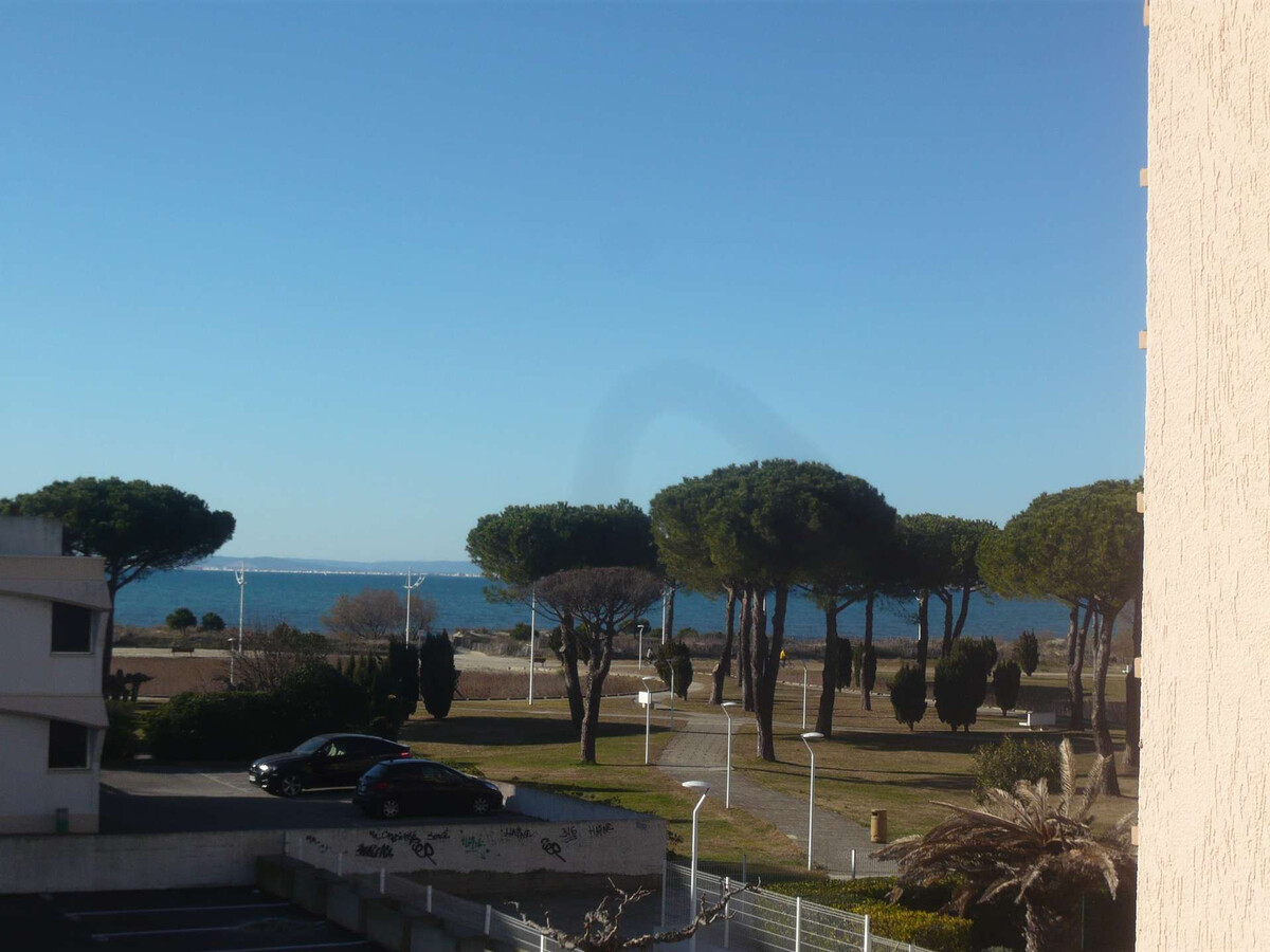 Appartement 2 pièces cabine au Grau-du-Roi, accès direct plage - Photo 2