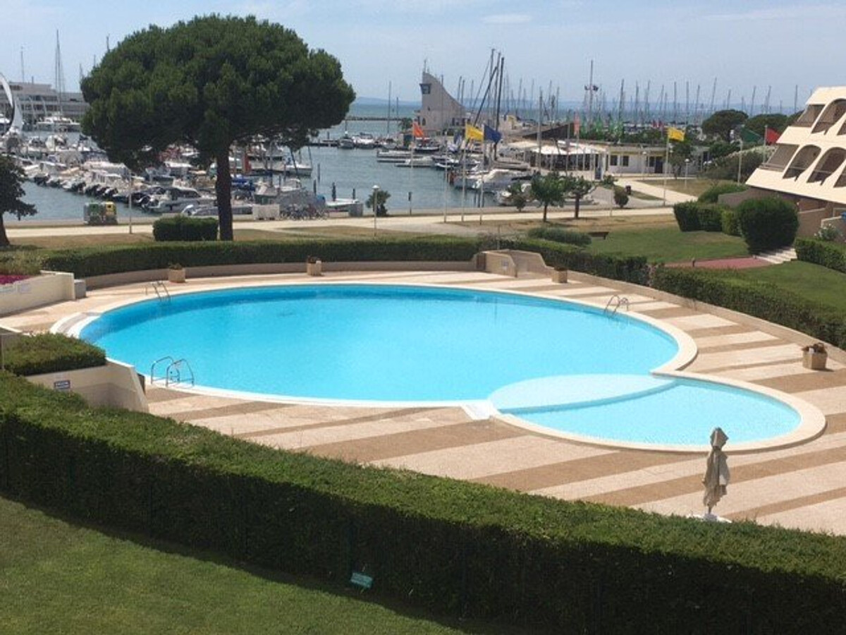 Studio rénové avec terrasse à Port Camargue - Photo 1