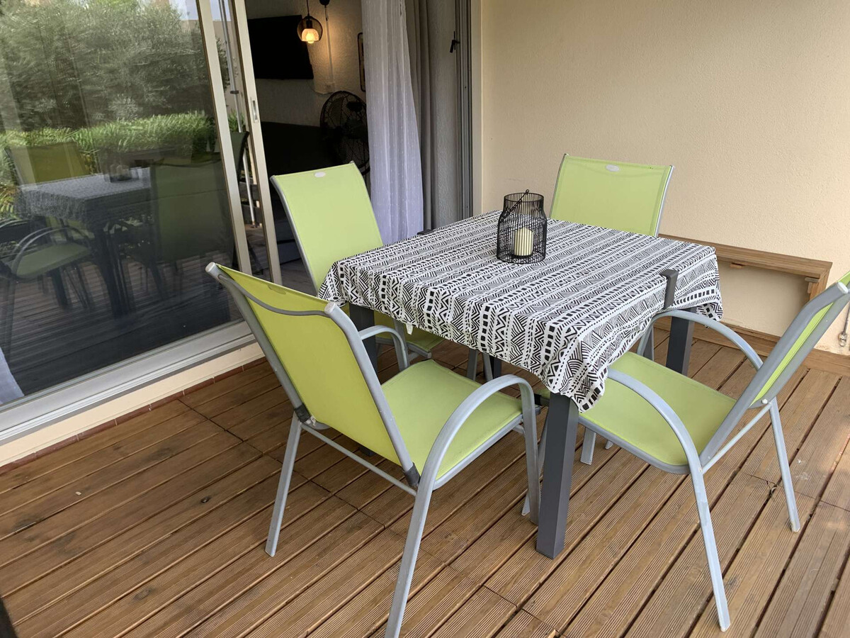 Studio rénové avec terrasse à Port Camargue - Photo 2