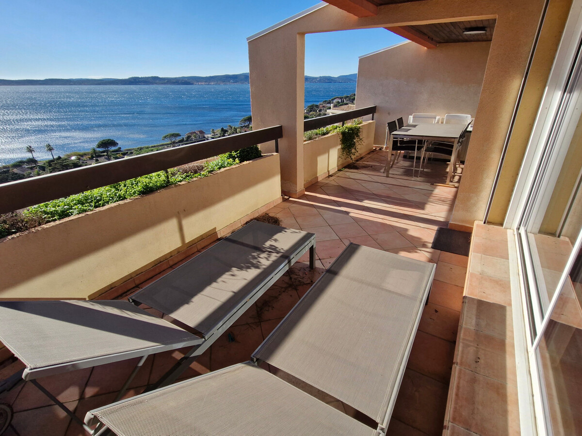 Appartement 2 pièces climatisé, terrasse vue golfe à Ste-Maxime - Photo 1