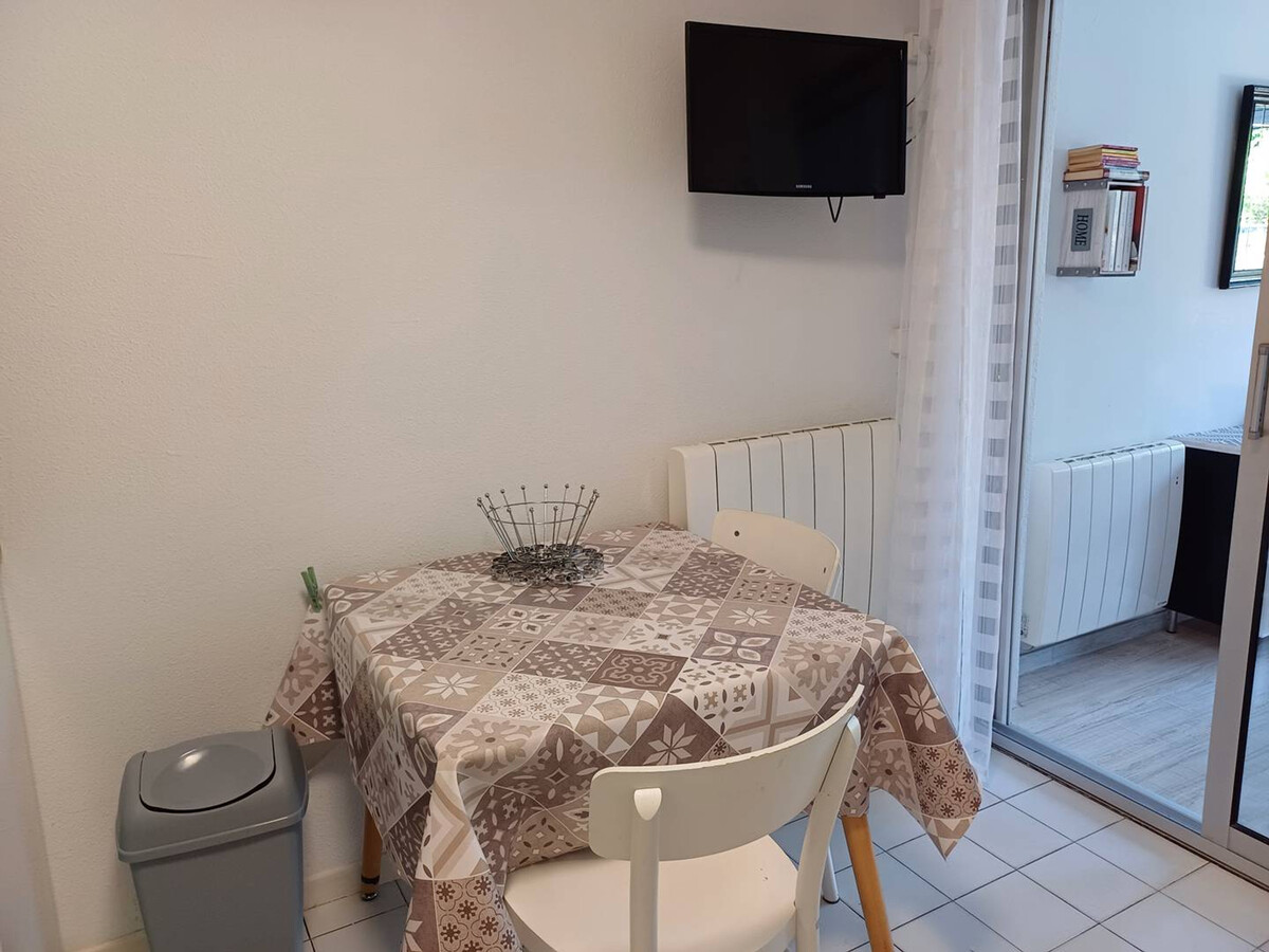 T2 parking privé à Balaruc-les-Bains, 1,5 km thermes - Photo 7