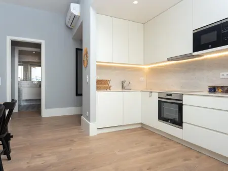 Appartement 2 chambres rénové avec climatisation à Porto : photo 9