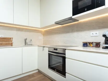 Appartement 2 chambres rénové avec climatisation à Porto : photo 10