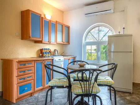 Maison Alma à Karlobag, 80 m de la plage : photo 15