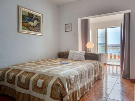 Maison Alma à Karlobag, 80 m de la plage : photo 18