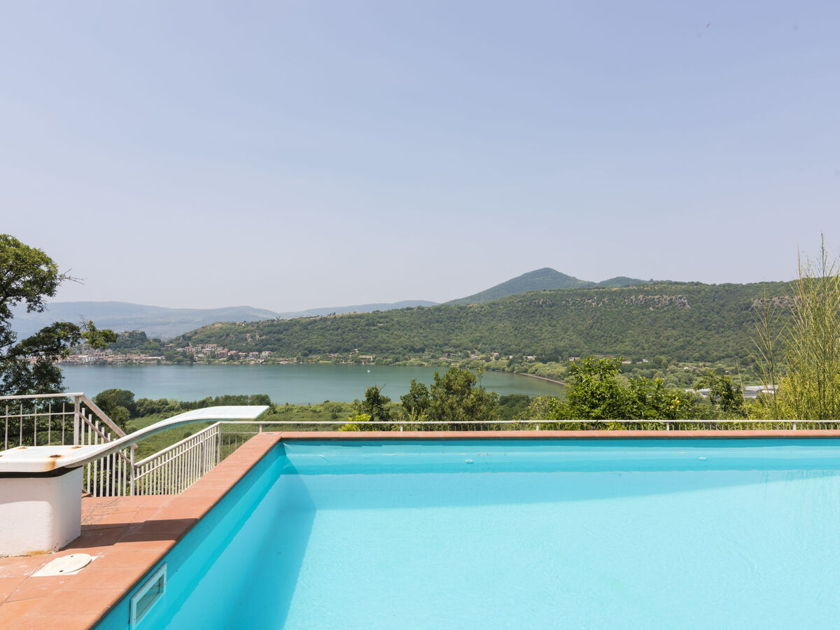 Villa Miralago avec piscine et vue lac à Trevignano - Photo 1