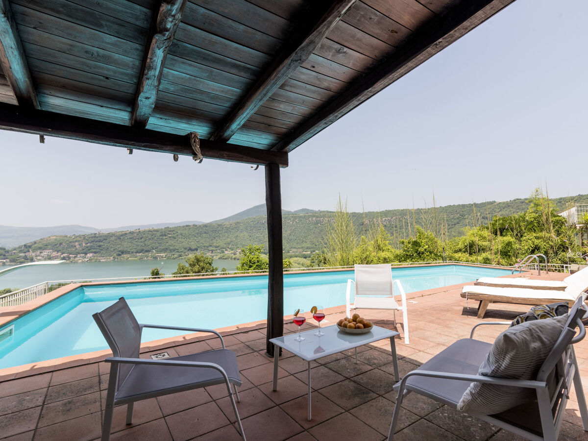 Villa Miralago avec piscine et vue lac à Trevignano - Photo 2