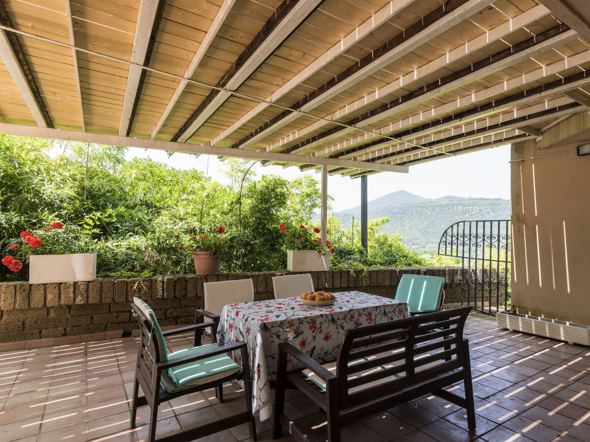 Villa Miralago avec piscine et vue lac à Trevignano - Photo 4