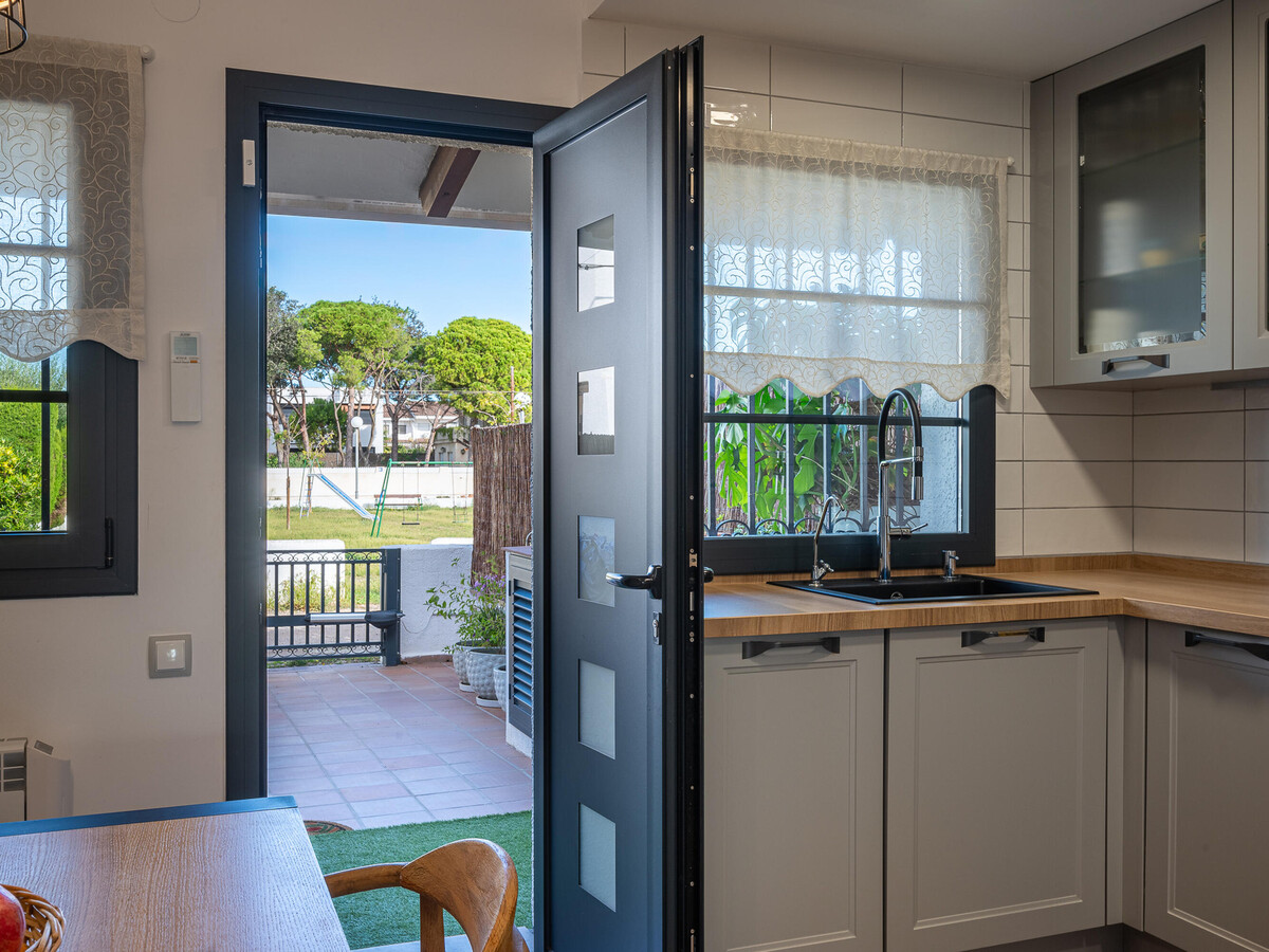 Maison 3 étages vue mer à Creixell avec terrasse - Photo 10