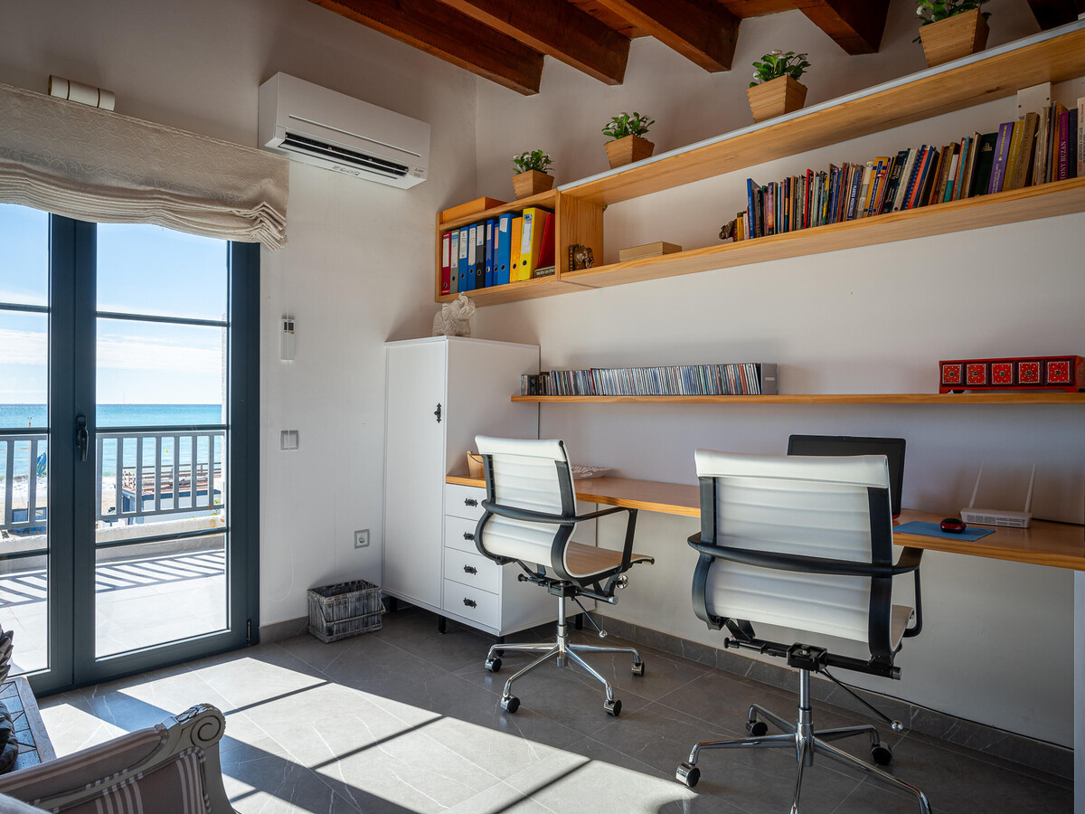 Maison 3 étages vue mer à Creixell avec terrasse - Photo 26