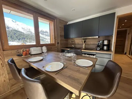 Appartement contemporain proche des pistes à Méribel, balcon Sud : photo 12