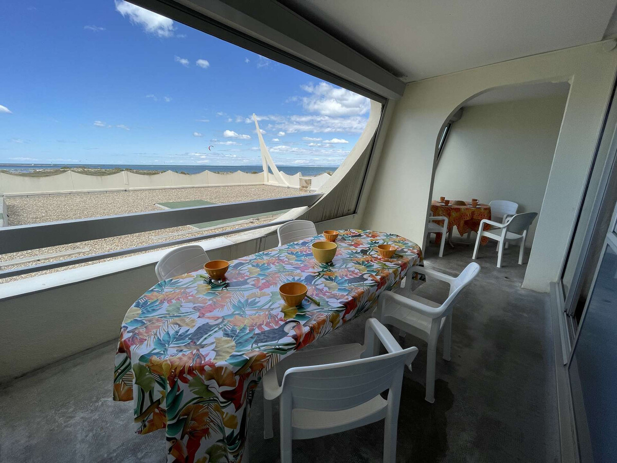 P2 avec loggia 15m² vue mer et piscine à Port Camargue - Photo 2
