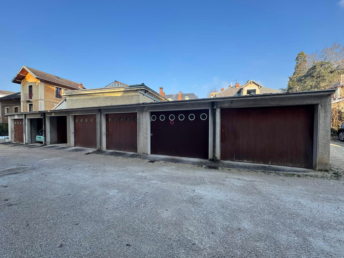 T2 lumineux avec grand garage privé à Aix-les-Bains - Photo 7