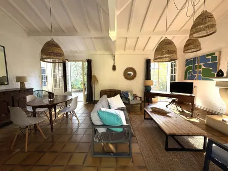 Villa familiale avec jardin clos de 1 000 m² à Piraillan, Lège-Cap-Ferret : photo 3