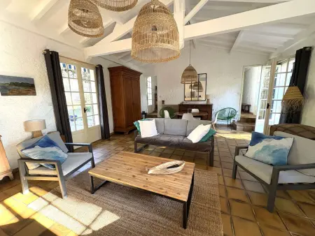 Villa familiale avec jardin clos de 1 000 m² à Piraillan, Lège-Cap-Ferret : photo 5