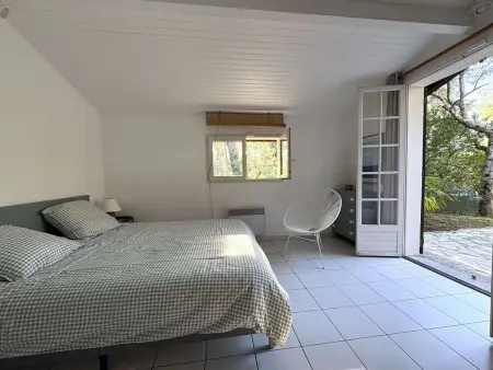Villa familiale avec jardin clos de 1 000 m² à Piraillan, Lège-Cap-Ferret : photo 12