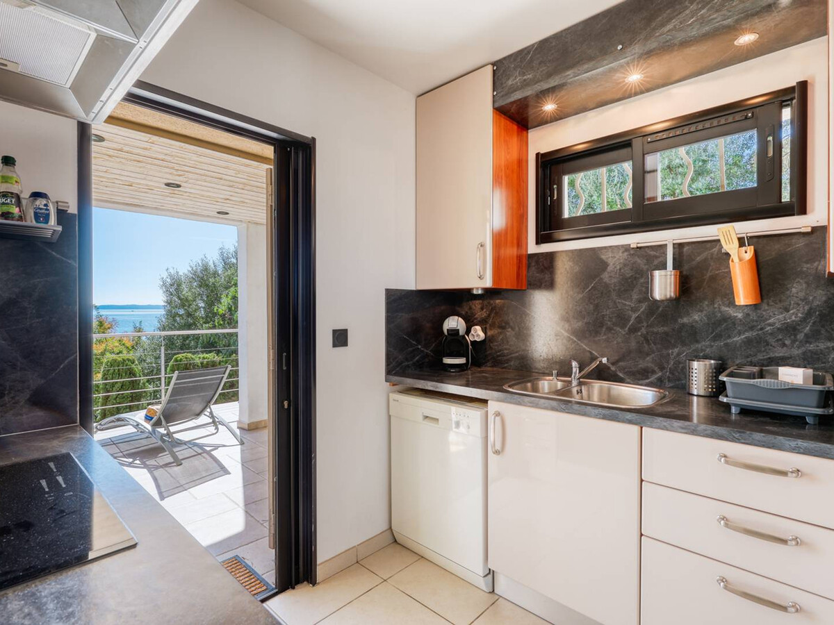 Villa climatisée vue mer et port au Lavandou, 200m plage - Photo 9