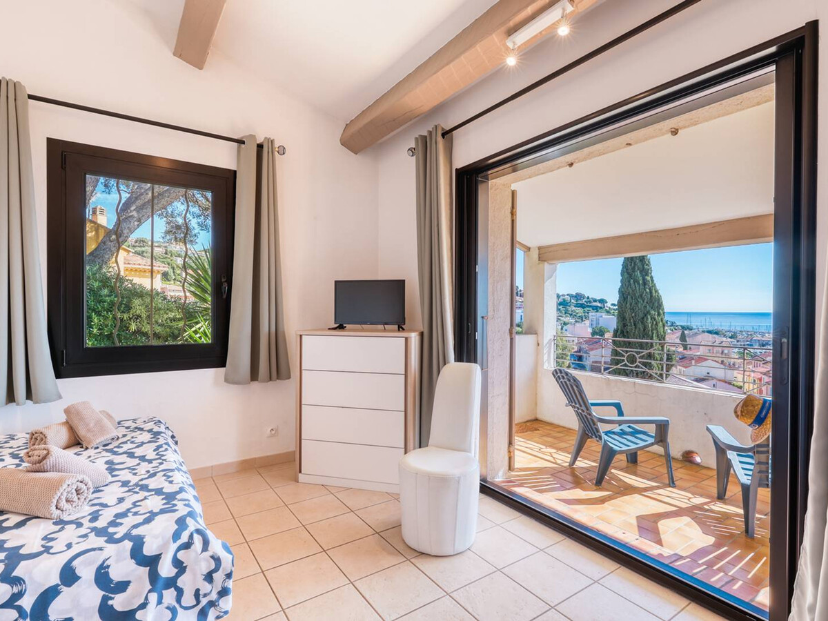 Villa climatisée vue mer et port au Lavandou, 200m plage - Photo 12