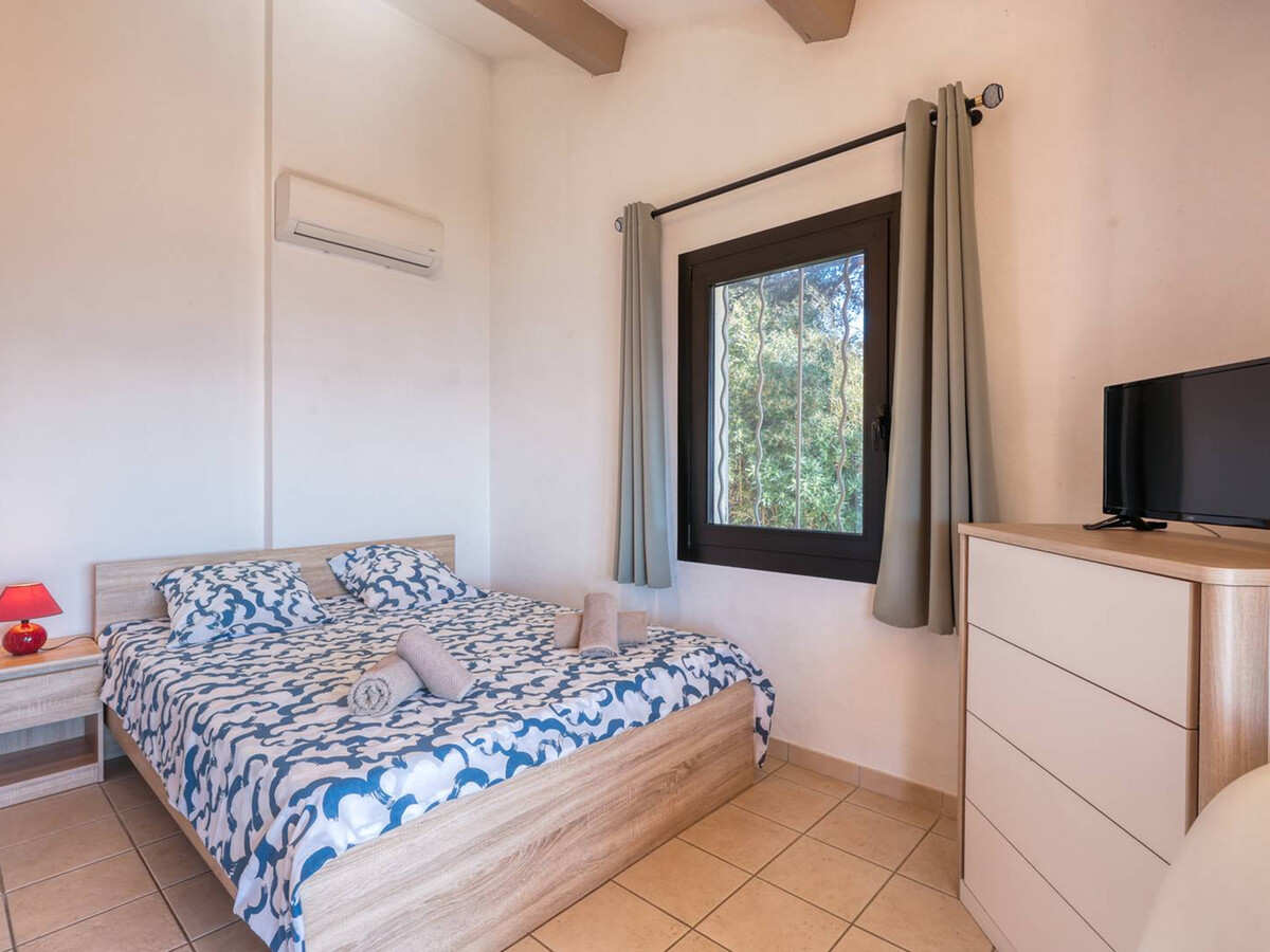 Villa climatisée vue mer et port au Lavandou, 200m plage - Photo 13