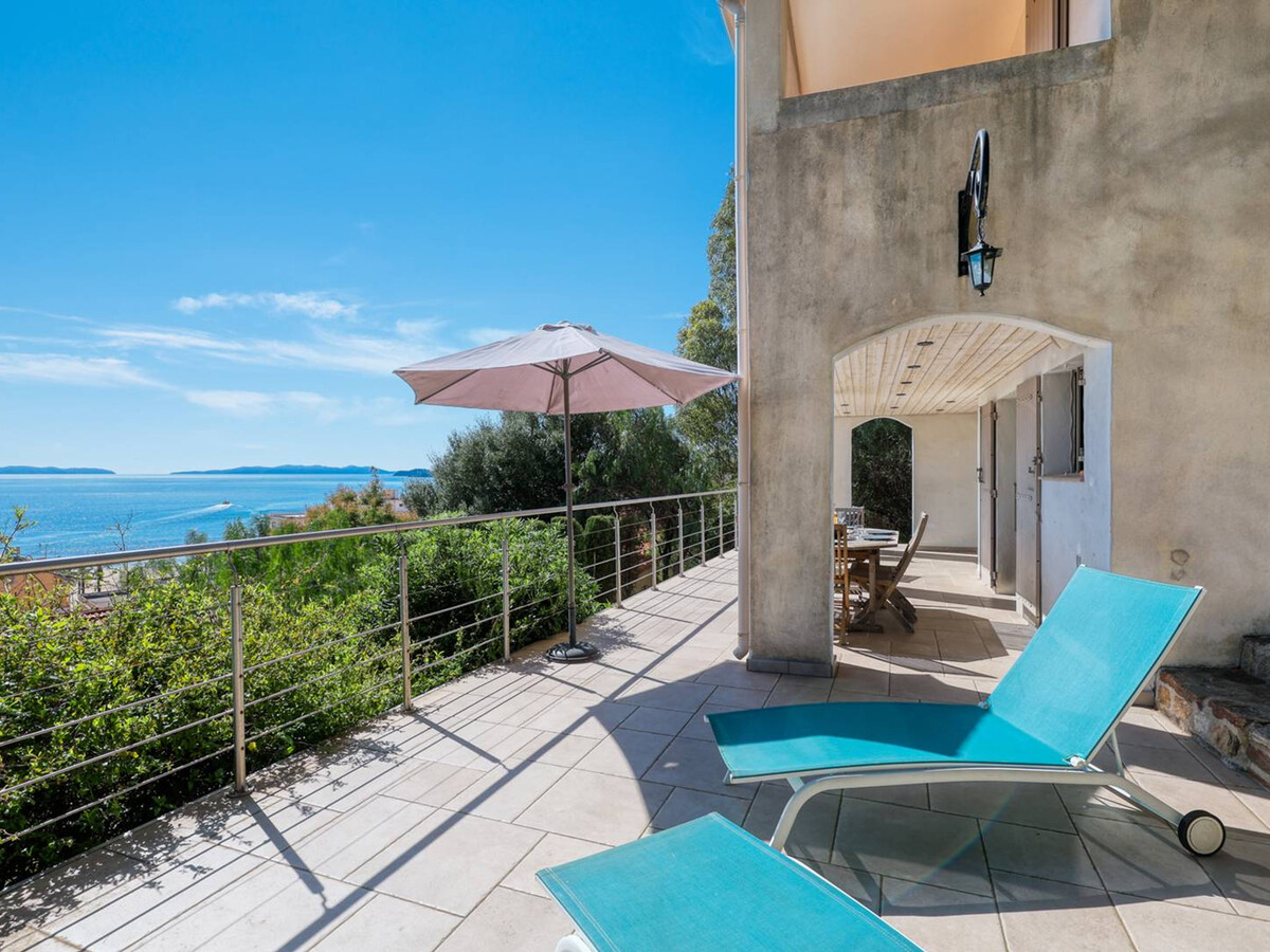 Villa climatisée vue mer et port au Lavandou, 200m plage - Photo 35