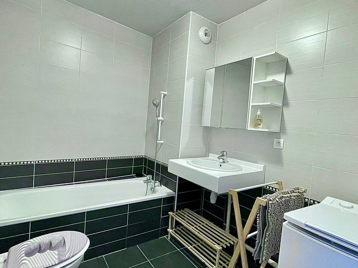 T2 moderne 41m² avec balcon, garage et ascenseur - Photo 8