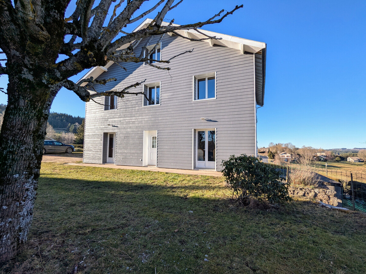 Gîte Chez Augusta : 10 pers., 5 chambres, 3 500 m² à Tence - Photo 2