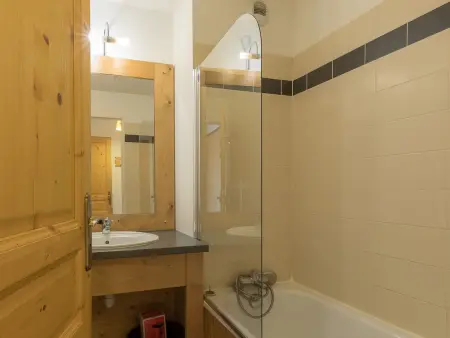 Appartement T. Bergerie à 50 m des pistes, piscine : photo 10