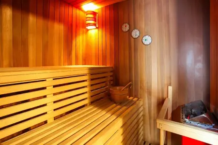 Villa Chez Mari-Jo à Trois-Ponts, sauna et terrasse : photo 17